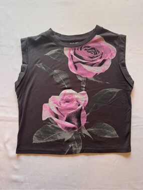 Vinyl Icons Pink Rose Graphic Crop Tee Black Size Large